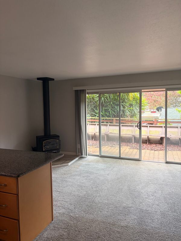 Building Photo - 407 Maple St