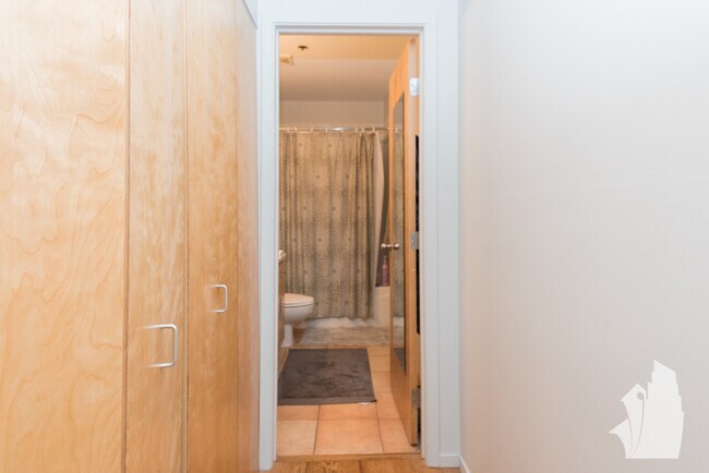 Foto del edificio - 2300 West Wabansia-326