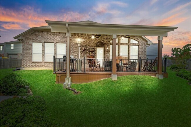 Foto del edificio - 3301 Harmony View Ln