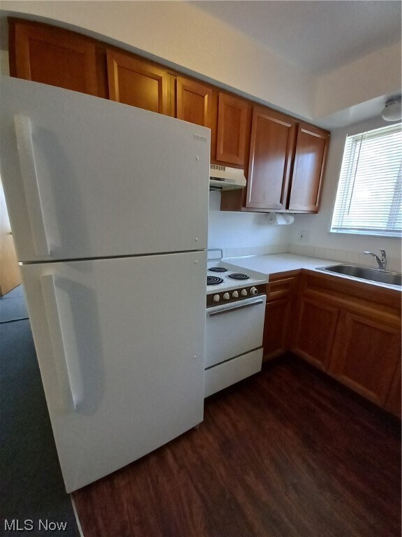Foto del edificio - 1371 Forest Glen Dr