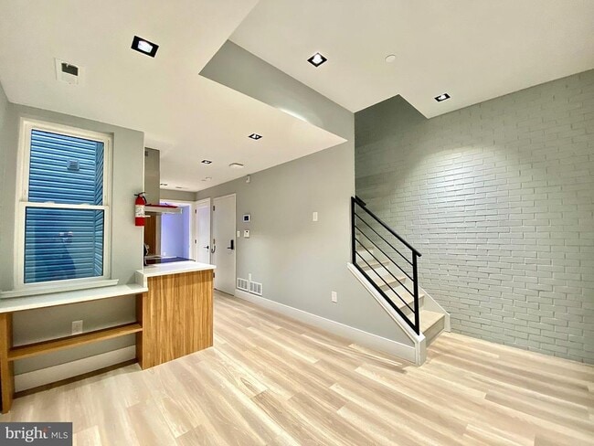 Building Photo - 1811 Willington St