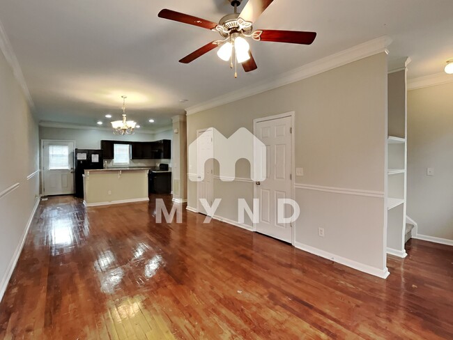 Foto del edificio - 1579 Laurel Park Pl