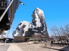 Building Photo - 170 Bayview Ave