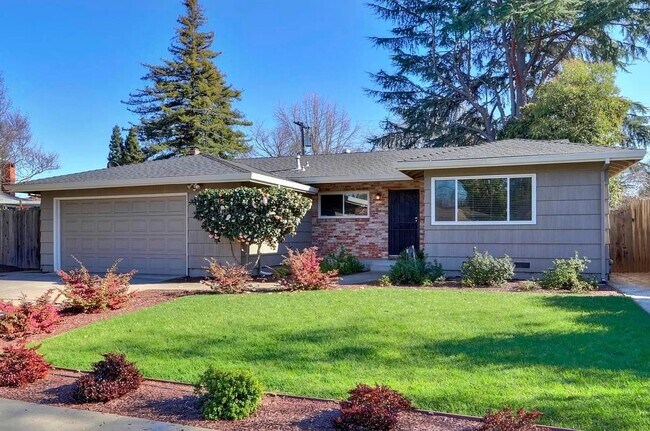 Building Photo - 3022 Crystal Creek Dr