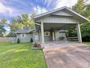 Building Photo - 5 Dunholme Dr