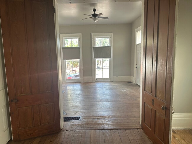 Building Photo - 1126 Holman St