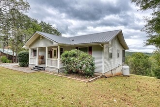 Building Photo - 586 Sun Valley Dr