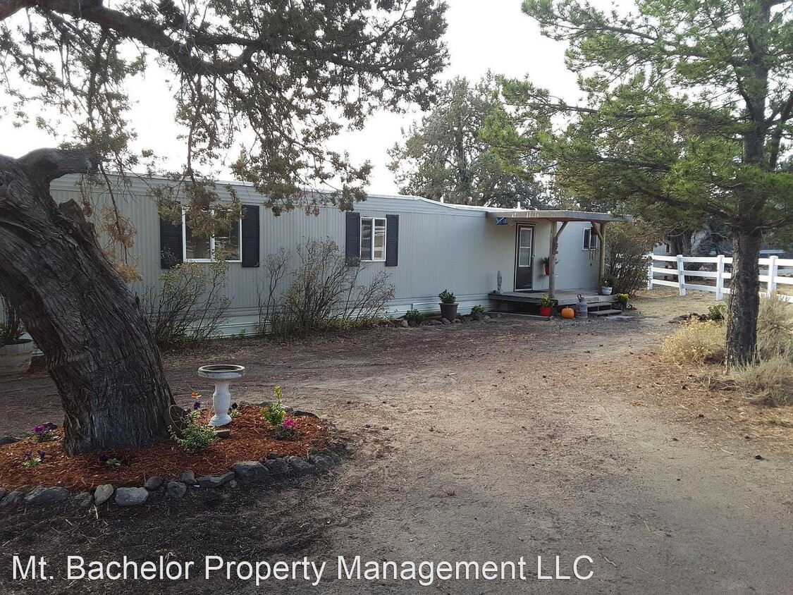 Foto principal - 3 br, 1 bath House - 6420 SW Jaguar Ave