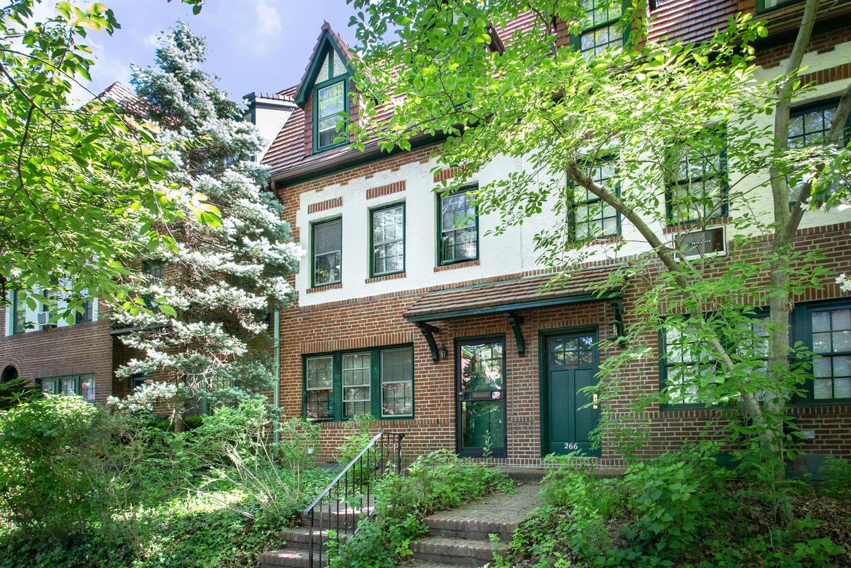 264 Burns St, Queens, NY 11375 House Rental in Queens, NY