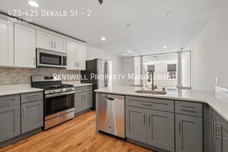 Building Photo - 423-425 DeKalb St