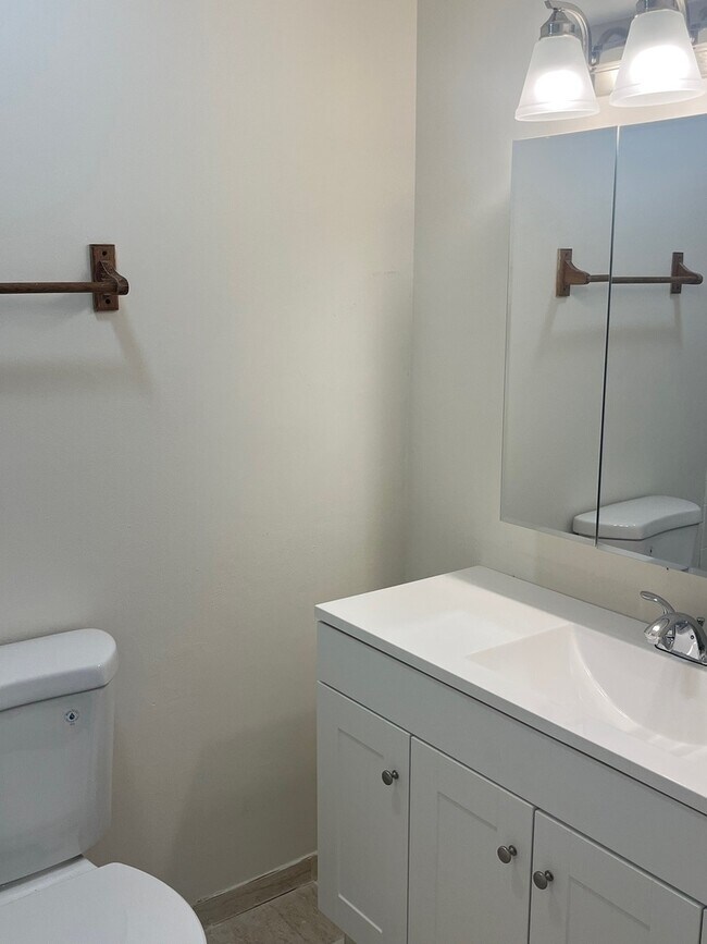 Foto del edificio - 1381 N Glen Cir