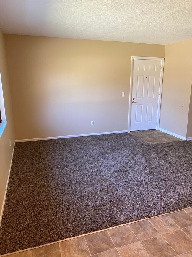 Foto del edificio - COMING SOON! 1 Bedroom Apartment in Butler!!!