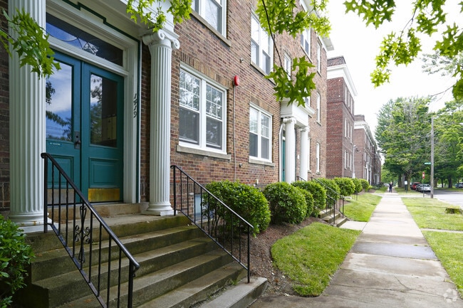 Building Photo - Landmark Square Apartments