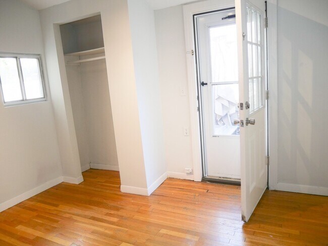 Foto del edificio - 257 W Newton St