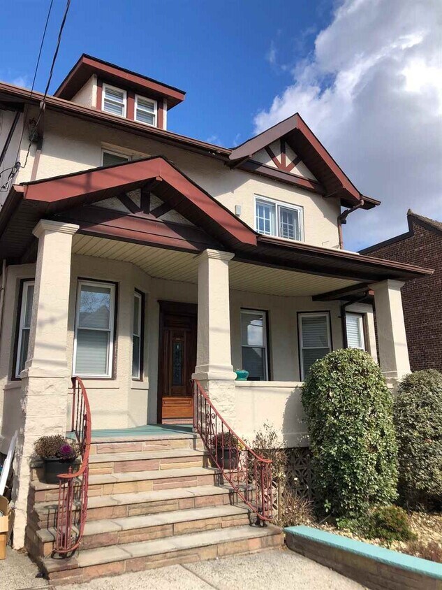 Primary Photo - 310 73rd St
