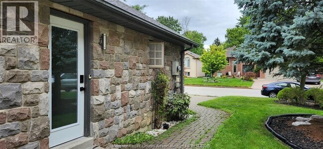 Photo du bâtiment - 6245 Wales Ct