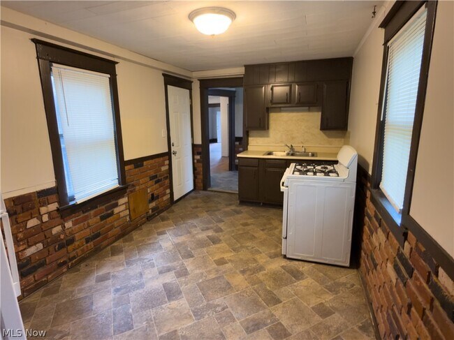 Foto del edificio - 3672 E 48th St
