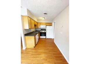 Building Photo - 563 Lowell Ave