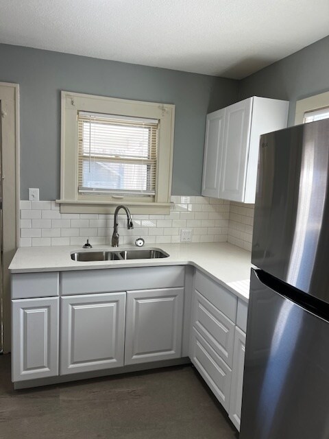 Building Photo - 1208 SW Woodward Ave