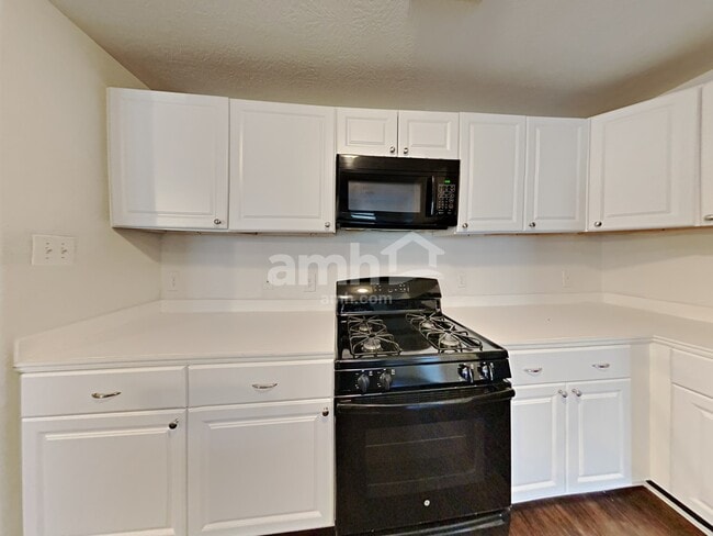 Foto del edificio - 21530 Daylily Hills Dr