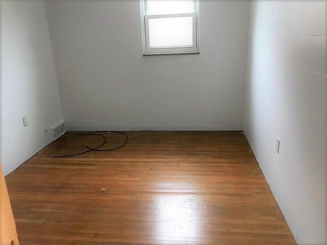 Building Photo - 1420 Mobile Ave