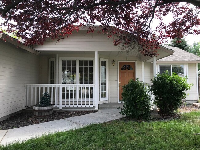 Foto del edificio - 7236 N Parkcrest Ave