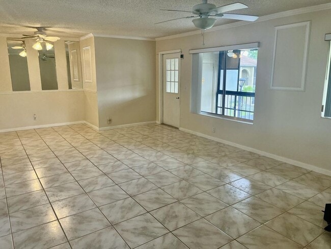 Foto del edificio - 536 Shady Pine Way