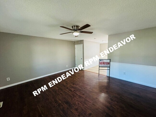 Foto del edificio - 3/2 Home Available Now!!