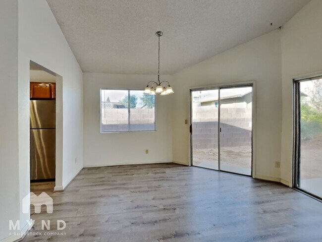 Foto del edificio - 9288 N Yorkshire Ct