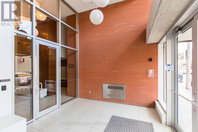 Photo du bâtiment - 354 Gladstone Ave