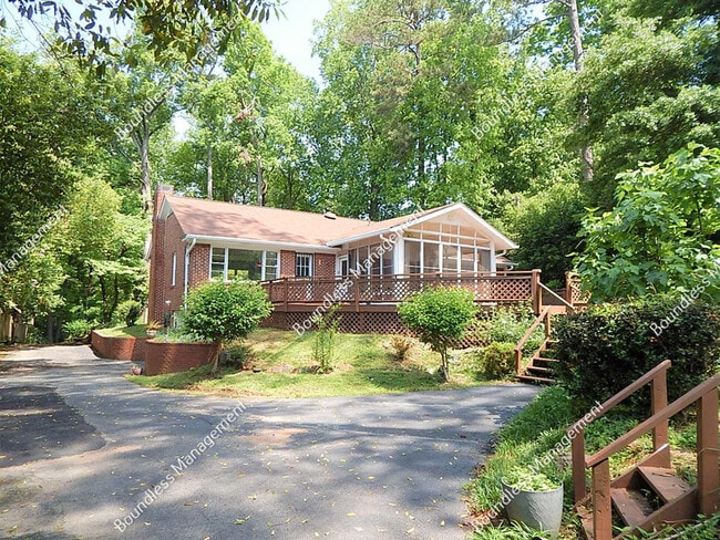 Photo - 1033 Scott Blvd House