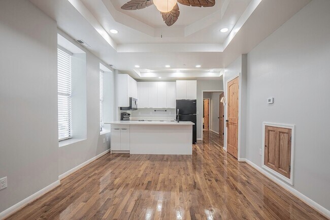 Foto del edificio - 802 Central Ave