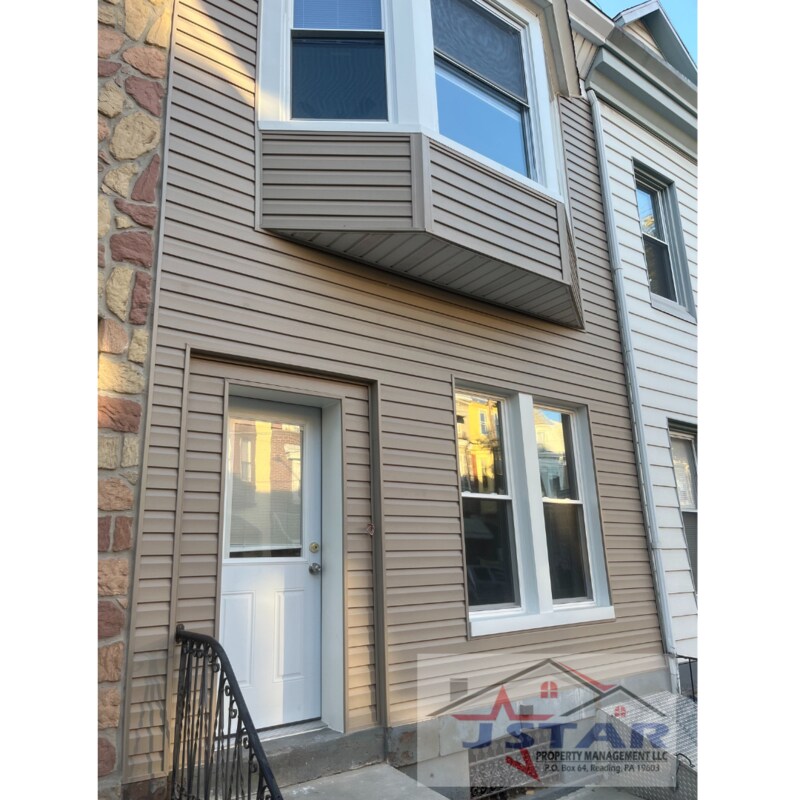 Primary Photo - 218 N 11th St