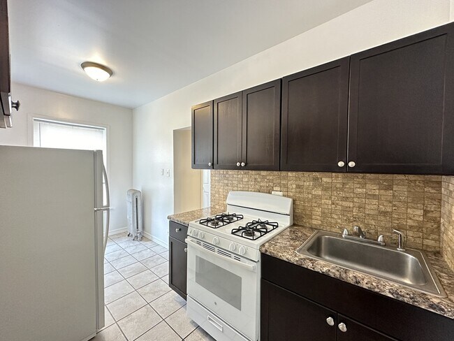Foto del edificio - 6343 N Magnolia Ave