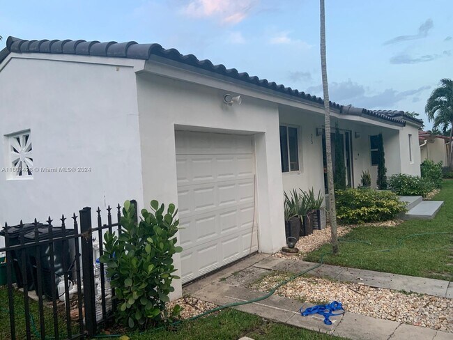 Foto del edificio - 125 NW 100th Terrace