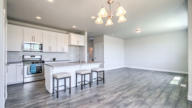 Foto del edificio - Amazing Five Bedroom Home, Bluffdale, 3300...