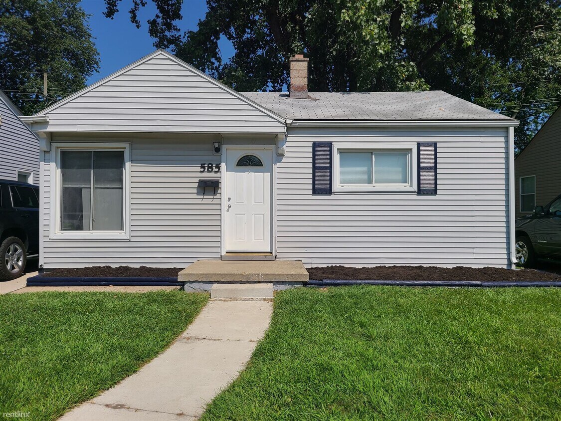 Primary Photo - 2 br, 1 bath House - 585 E Kalama Ave