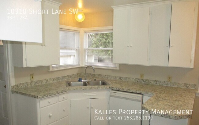 Building Photo - PENDING**$200 Move In Special**Beautiful 3...
