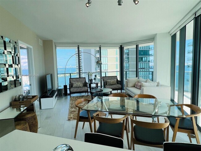 Building Photo - 501 NE 31st St