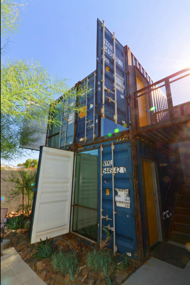 Foto del edificio - Containers on Grand