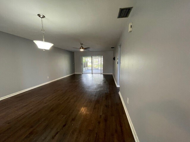 Building Photo - 4341 Country Club Blvd
