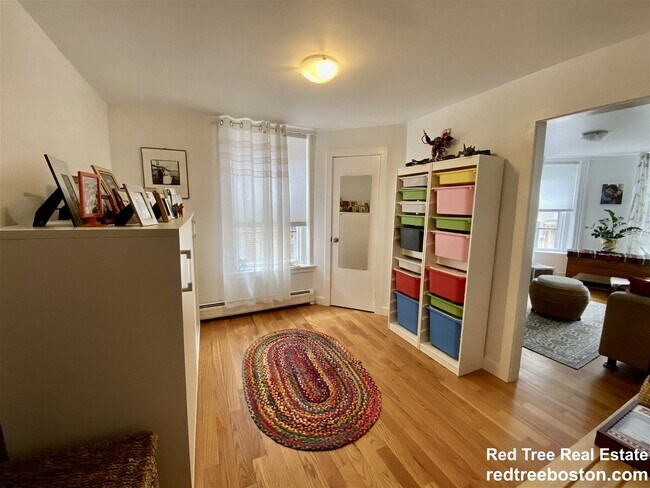 Building Photo - 17 Perry Street, Brookline, MA 02445 - 2 B...