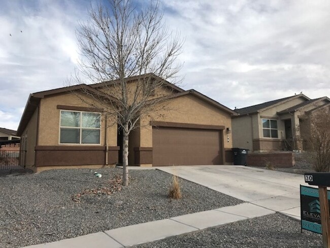 Building Photo - Spacious 4 Bedroom Los Lunas Home. Open la...