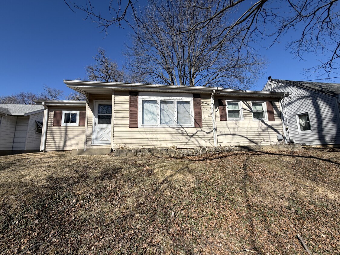 Photo - 1225 W Main St (Collinsville, IL)