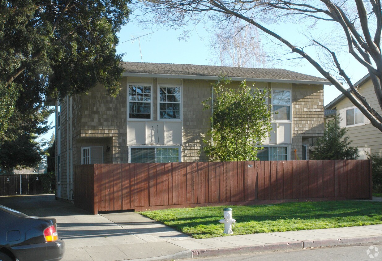 Foto principal - 1249 W Washington Ave