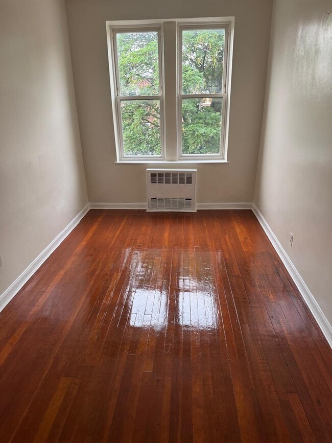 Foto del edificio - 537 E 83rd St