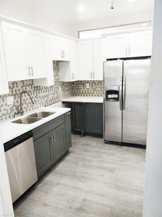 Foto del edificio - 12222 Moorpark St
