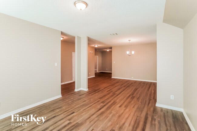Building Photo - 12721 Carpenter Ln