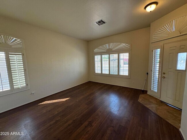 Foto del edificio - 19231 N Coyote Lakes Pkwy