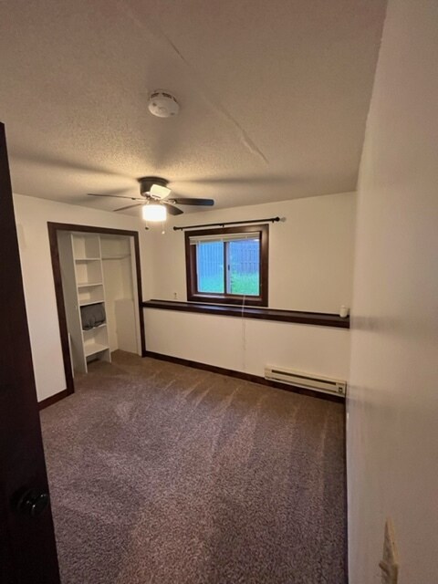 Foto del edificio - 1347 Willow Lake Blvd
